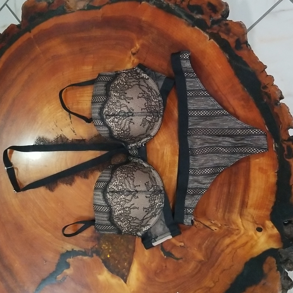 Victoria secret zet use  2 times Like New